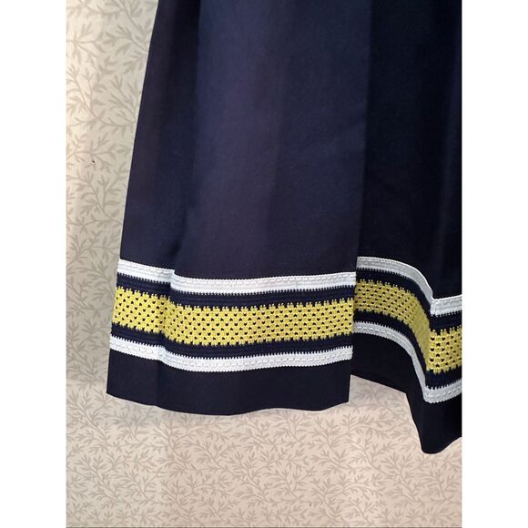 Pleated mini skirt - Picture 2 of 5